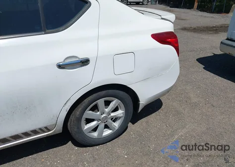 2013 Nissan Versa 1.6 Sl from USA, damaged, VIN 3N1CN7AP2DL876518